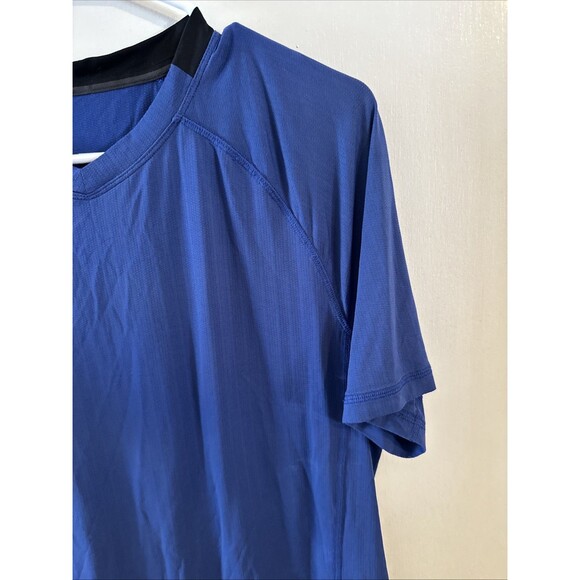 Lululemon Blue & Black Athletic V-Neck Stretch T-Shirt Mens Size Small - Picture 3 of 6